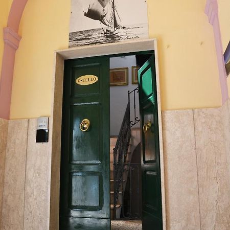 Ostello La Stazione Алба Адриатика Екстериор снимка